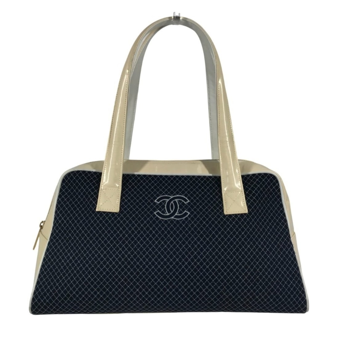 CHANEL CC Coco Mark Logo Quilted Matelasse Bag Sports Boston Shoulder Canvas Enamel Women's Navy: --- Catalog ---Category: SizeSize (HxWxD): 19.5cm x 38cm x 14.5cm / 7.67'' x 14.96'' x 5.7''Category: DesignType: Boston bag, Shoulder bag, Sports bagColor: Navy, WhiteGender: WomenMaterial: Canvas ,