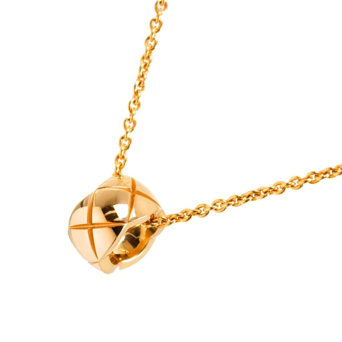 CHANEL Coco Crush Necklace, 47cm, 18K Pink Gold (PG) 750: --- Catalog ---Category: SizeWeight: 5g / 0.17oz.Pendant Size: 8mm x 5mm / 0.31'' x 0.19''Neck Circumference: 47 cm / 18.5''Category: DesignColor: PinkMetal: GoldGender: WomenMetal Purity: 18KNecklace