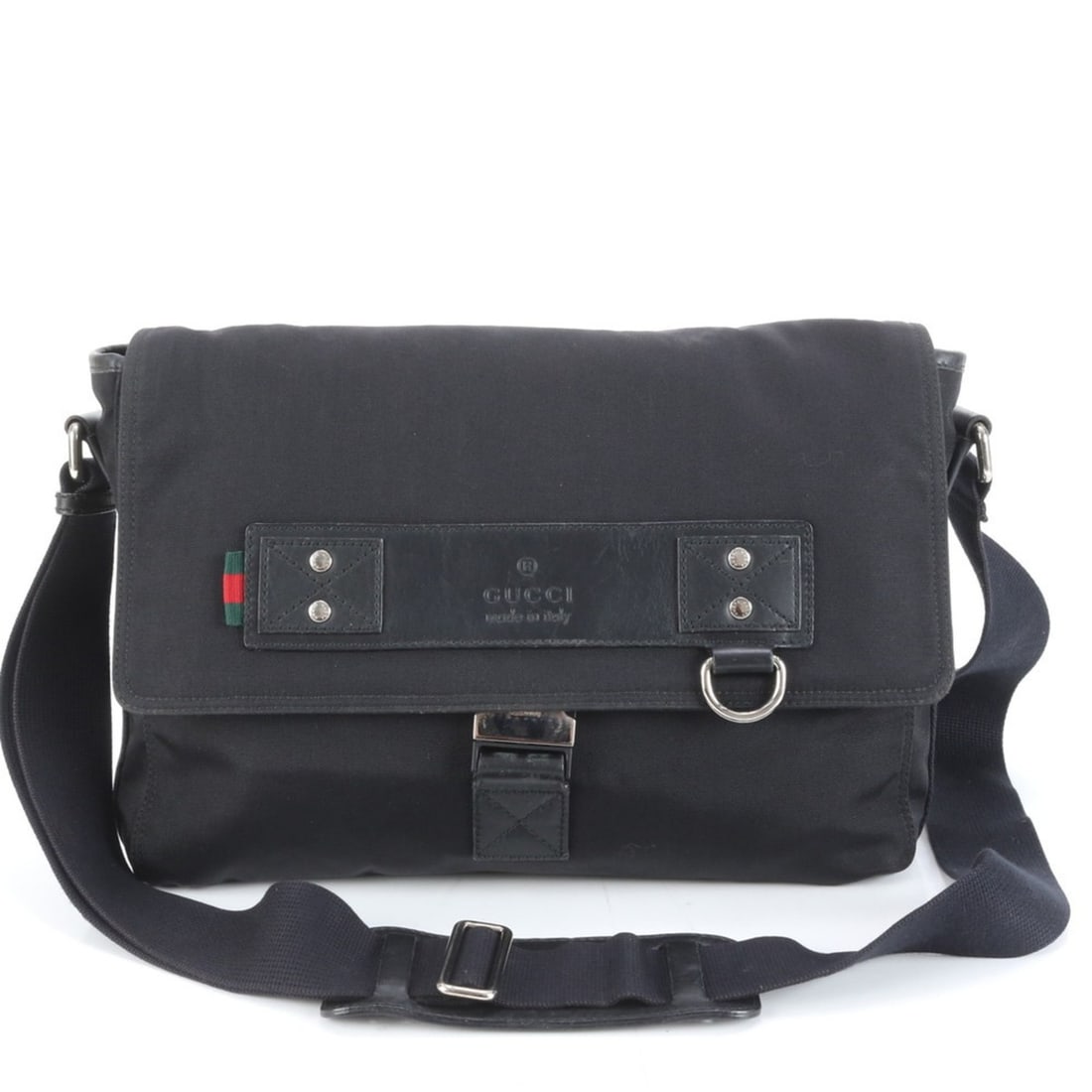 Gucci Sherry Line 246067 Leather Messenger Shoulder Bag in Black for Men: --- Catalog ---Category: SizeSize (HxWxD): 24cm x 33cm x 8cm / 9.44'' x 12.99'' x 3.14''Category: DesignType: Shoulder bagColor: BlackGender: MenMaterial: Leather , Nylon Category: GeneralBrand: Gucci