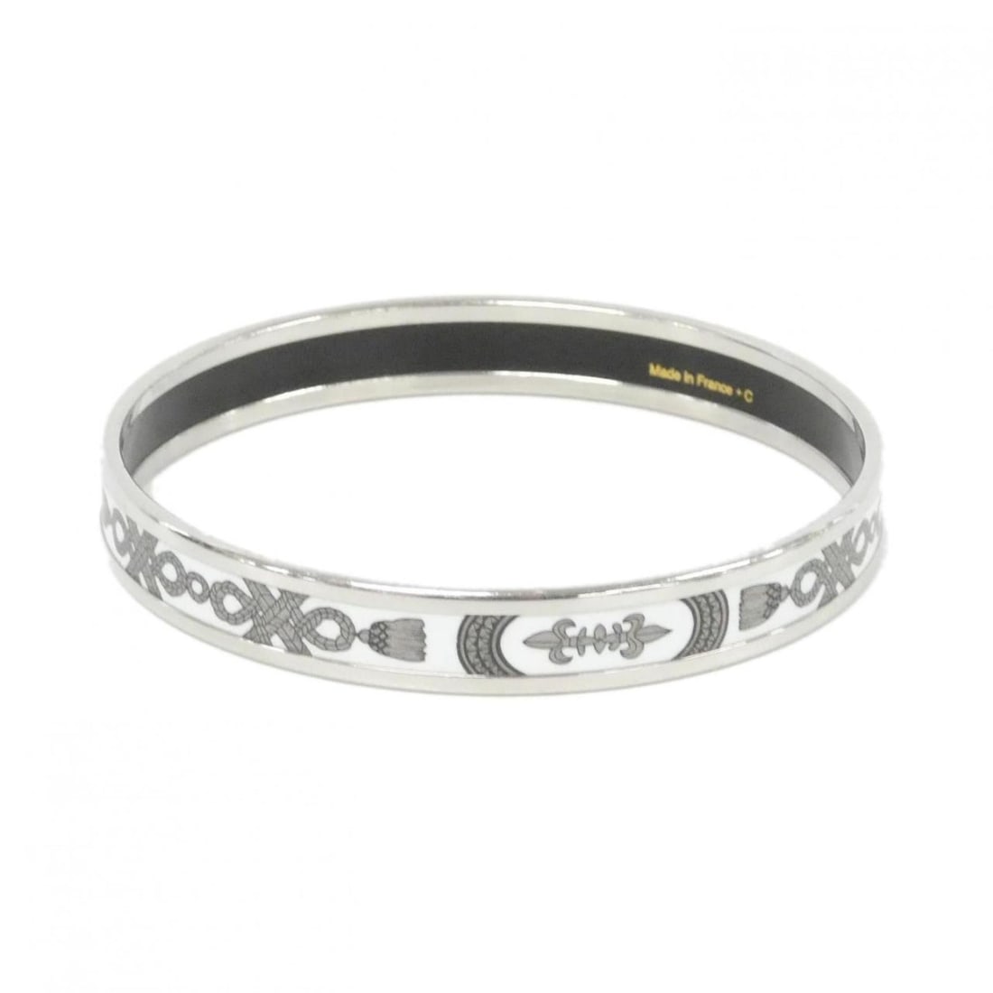 Hermes GRAND APPARAT 208004FP Bangle: --- Catalog ---Category: SizeLength: 19.5cm / 7.67''Category: DesignType: BangleColor: Silver, WhiteGender: Women,MenCategory: GeneralMPN: 208004FPBrand: Hermes--- Item List ---Section: