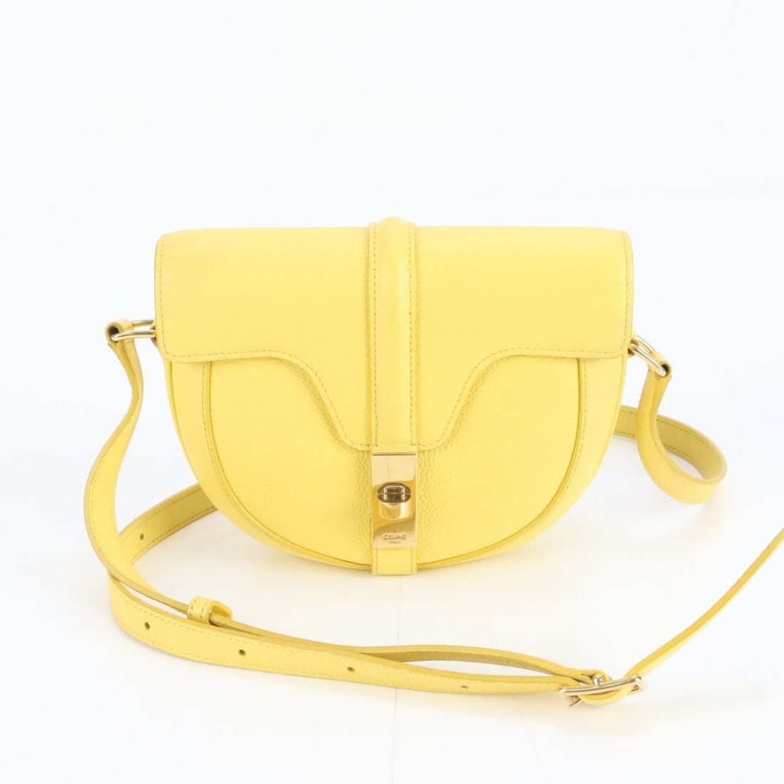 Celine Szeze Small Besas 16 Leather Shoulder Bag/Crossbody Bag for Women: --- Catalog ---Category: SizeSize (HxWxD): 15cm x 19cm x 6cm / 5.9'' x 7.48'' x 2.36''Category: DesignType: Shoulder bagColor: YellowGender: WomenMaterial: Leather Category: GeneralBrand: Celine--- It