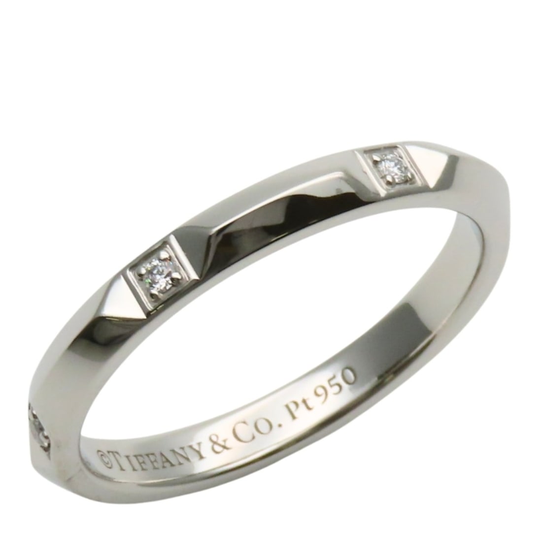 Tiffany & Co. True Band Pt950 Diamond Platinum Ring, 6PD, for Men and Women.: --- Catalog ---Category: SizeWidth: 2.6mm / 0.1''Weight: 5.4g / 0.19oz.JP Size: 17US Size: 8.5Category: DesignType: Band ringColor: PlatinumStone: DiamondGender: Men,WomenMaterial: Platinum 950Categor