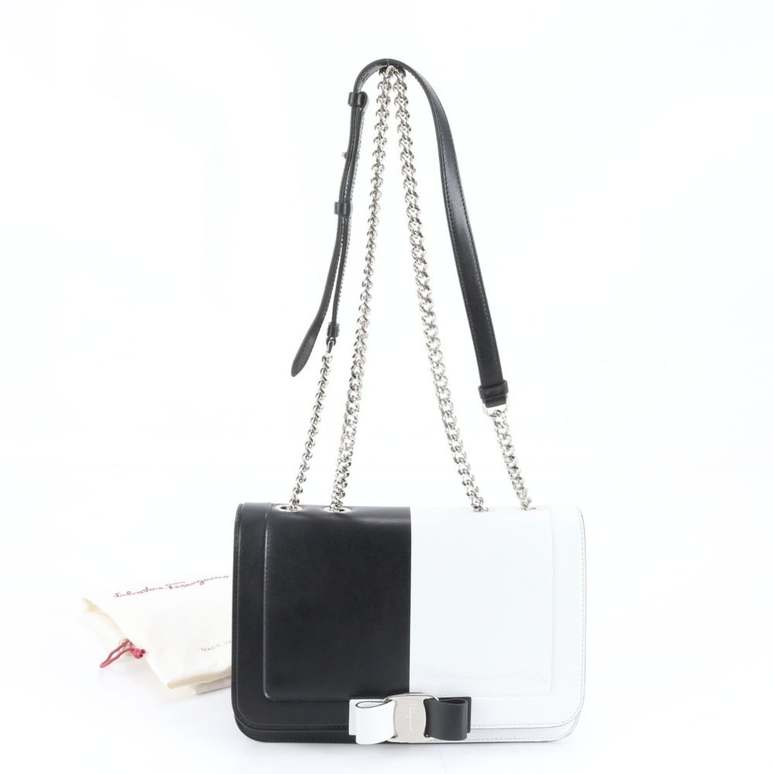 Salvatore Ferragamo Vara Ribbon Chain Leather 2-Way Shoulder Bag in Black for Women: --- Catalog ---Category: SizeSize (HxWxD): 17cm x 25cm x 9cm / 6.69'' x 9.84'' x 3.54''Strap Length: 118cm / 46.45''Handle Length: 60cm / 23.62''Category: DesignType: Shoulder bagColor: Black, WhiteGe