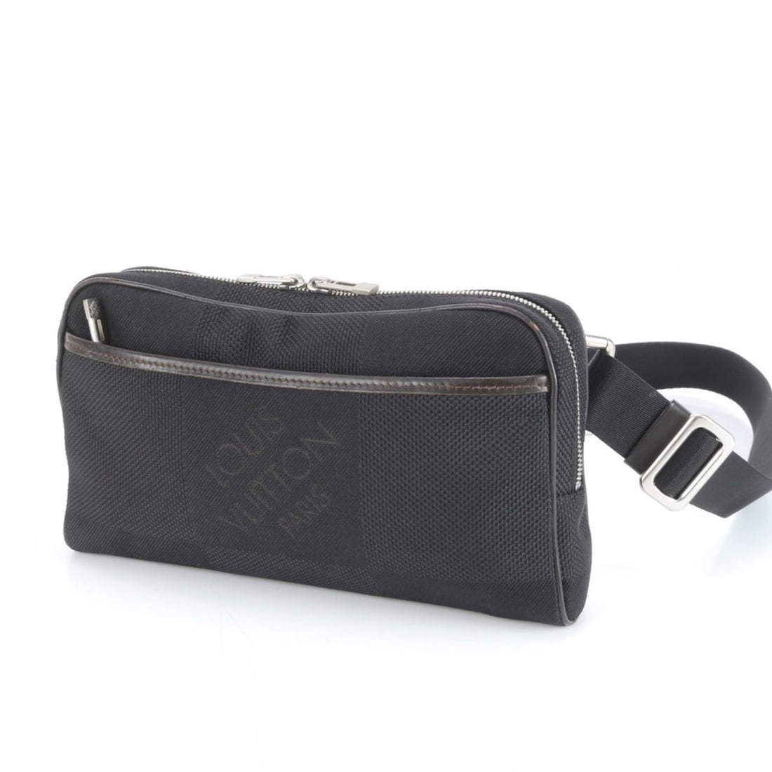 Louis Vuitton Damier Geant Acrobat Noir M93620 Leather 2-Way Body Bag for Men: --- Catalog ---Category: SizeSize (HxWxD): 16cm x 27cm x 4cm / 6.29'' x 10.62'' x 1.57''Strap Length: 98cm / 38.58''Category: DesignType: Sling bagColor: NoirGender: MenMaterial: Leather , Canvas Cate