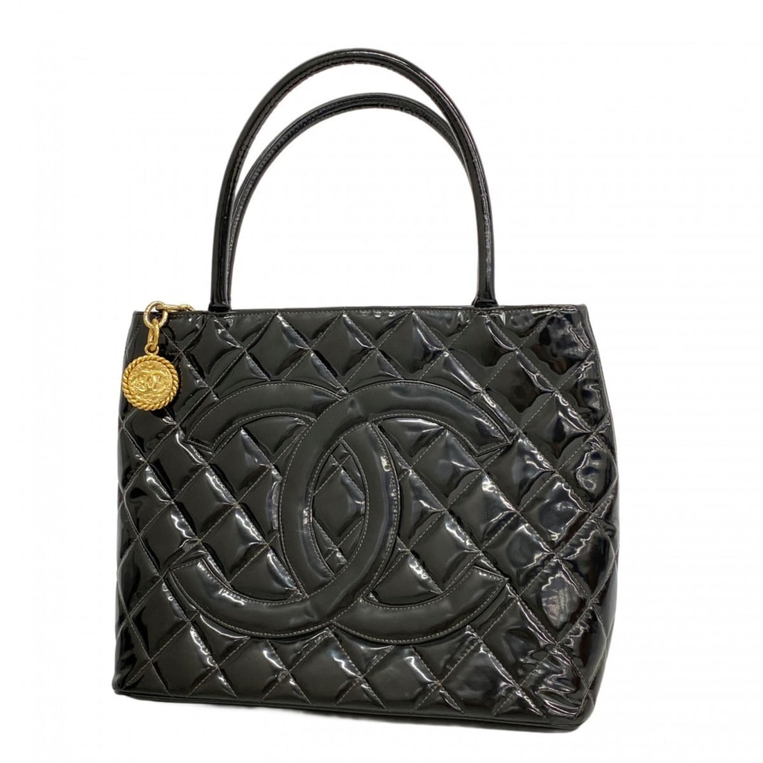 Chanel Reissue Tote Bag, Patent Leather, Black, Women's: --- Catalog ---Category: SizeSize (HxWxD): 24.5cm x 30cm x 15cm / 9.64'' x 11.81'' x 5.9''Category: DesignType: Tote bagColor: BlackGender: WomenMaterial: Patent leather Hardware Color: GoldCategory:
