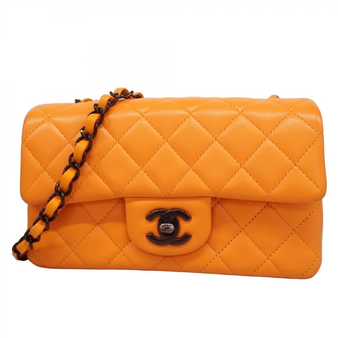 Chanel Matelasse Chain Shoulder Bag, Lambskin, Orange, Women's: --- Catalog ---Category: SizeSize (HxWxD): 12cm x 20cm x 6.5cm / 4.72'' x 7.87'' x 2.55''Category: DesignType: Shoulder bagColor: OrangeGender: WomenMaterial: Leather Leather/Fur Type: LambskinCategor