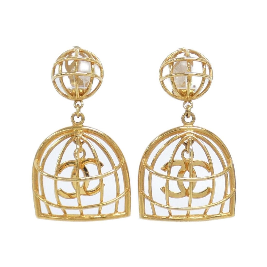 Chanel Earrings: --- Catalog ---Category: SizeSize (HxWxD): 70.00mm x 35.00mm / 2.76'' x 1.38''Category: DesignType: Clip earringsColor: GoldGender: WomenCategory: GeneralBrand: Chanel--- Item List ---Section: Conditi