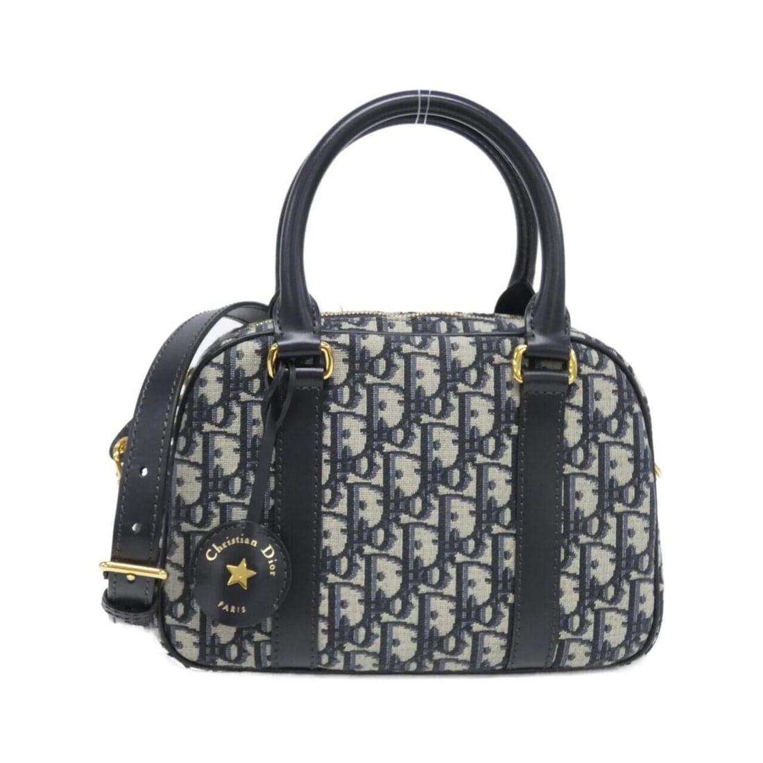 Christian Dior D-Vibe Bowling Handbag Medium M1340UTZQ: --- Catalog ---Category: SizeSize (HxWxD): 17cm x 25cm x 9cm / 6.69'' x 9.84'' x 3.54''Category: DesignType: HandbagColor: BlueGender: Men,WomenMaterial: Canvas Hardware Color: GoldCategory: