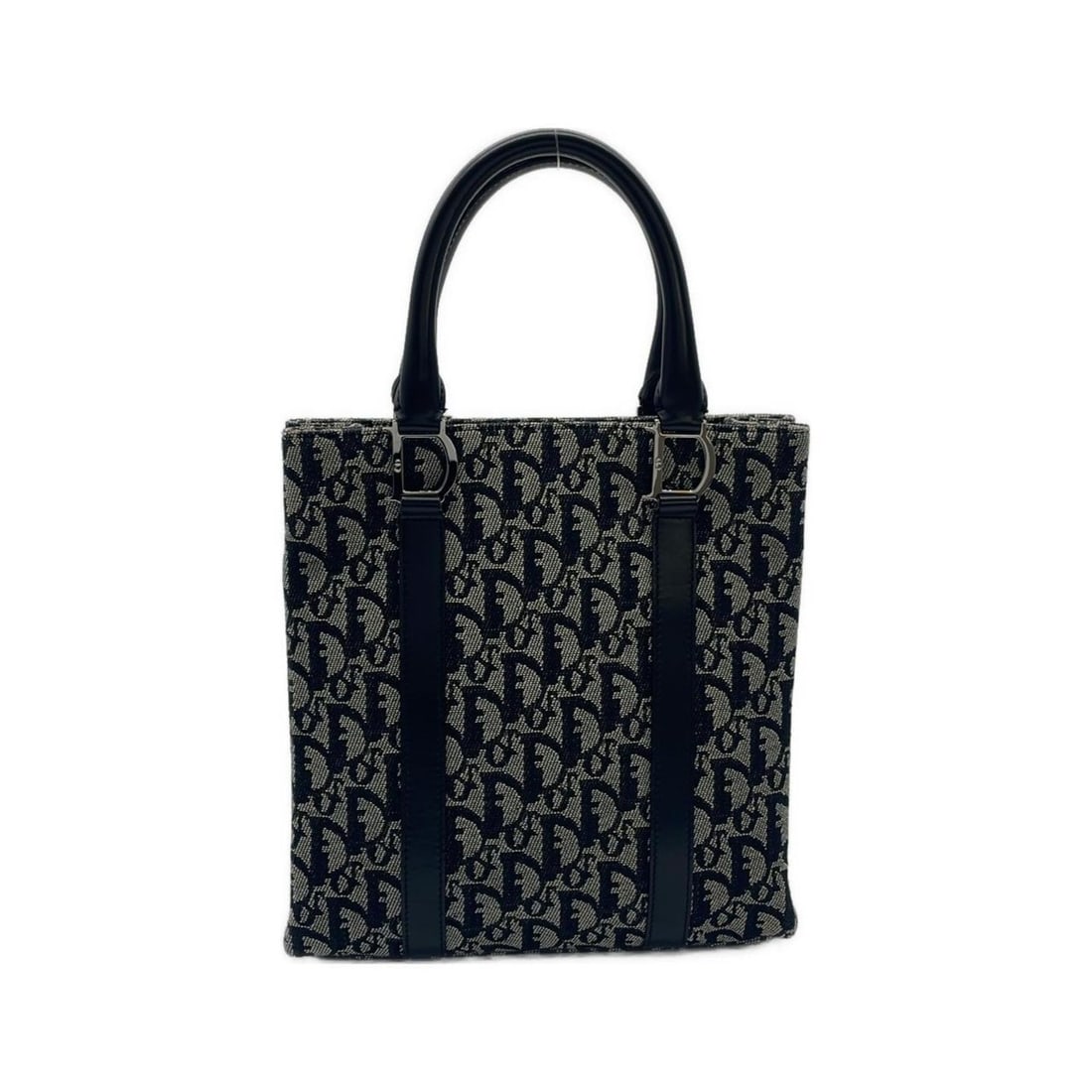 Christian Dior handbags: --- Catalog ---Category: SizeSize (HxWxD): 25cm x 24cm x 6cm / 9.84'' x 9.44'' x 2.36''Category: DesignType: HandbagColor: BlackGender: Men,WomenMaterial: Canvas Hardware Color: SilverCategory: