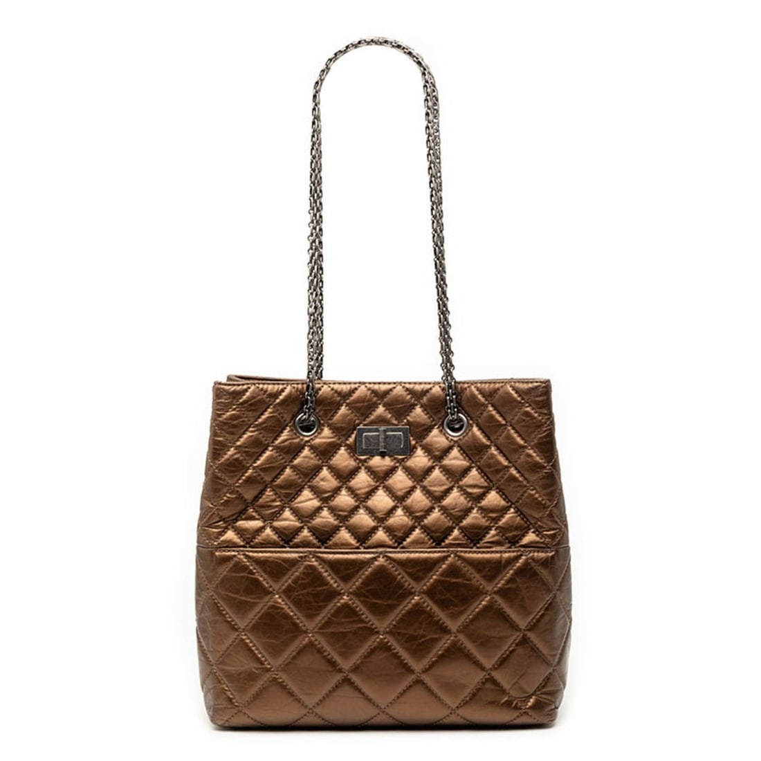 CHANEL 2.55 Matelasse Chain Shoulder Bag in Bronze and Brown Leather for Women: --- Catalog ---Category: SizeStrap Drop: 30cm / 11.81''Size (HxWxD): 29cm x 30cm x 10cm / 11.41'' x 11.81'' x 3.93''Category: DesignType: Shoulder bagColor: Bronze, BrownGender: WomenClosure: MagnetMa