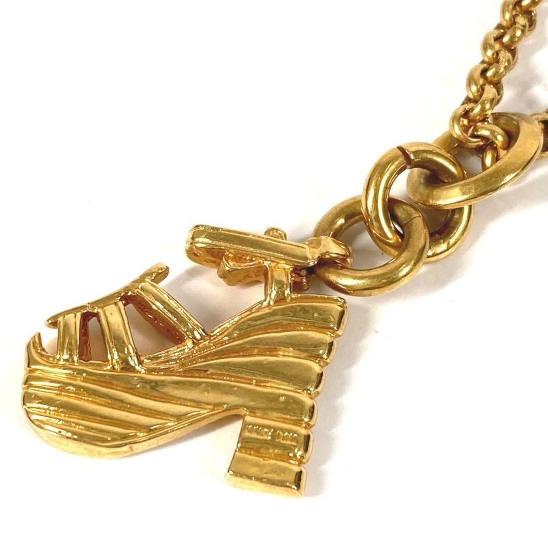Salvatore Ferragamo vintage sandals, shoes, accessories, jewelry, long chain necklace, metal,: --- Catalog ---Category: SizeNeck Circumference: 51 cm / 20.07''Category: DesignColor: GoldGender: WomenSeason: VintageMaterial: MetalNecklace Type: Pendant necklaceCategory: GeneralBrand: Salvatore F