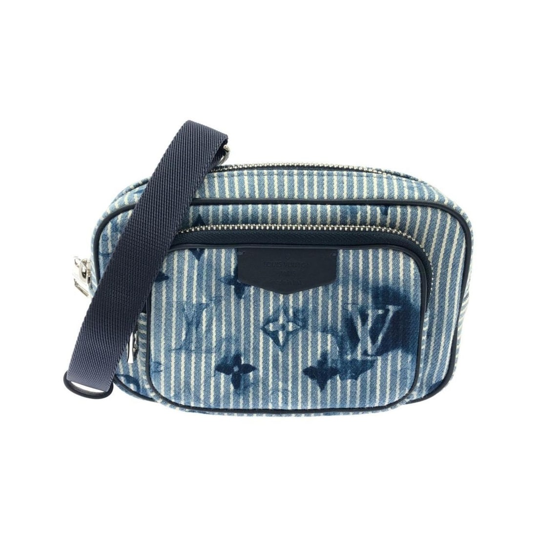 Louis Vuitton Watercolor Monogram Outdoor Pochette M80462 Shoulder Bag: --- Catalog ---Category: SizeSize (HxWxD): 10cm x 17cm x 5cm / 3.93'' x 6.69'' x 1.96''Category: DesignType: Pochette, Shoulder bagColor: NavyGender: WomenMaterial: Canvas Hardware Color: SilverCatego