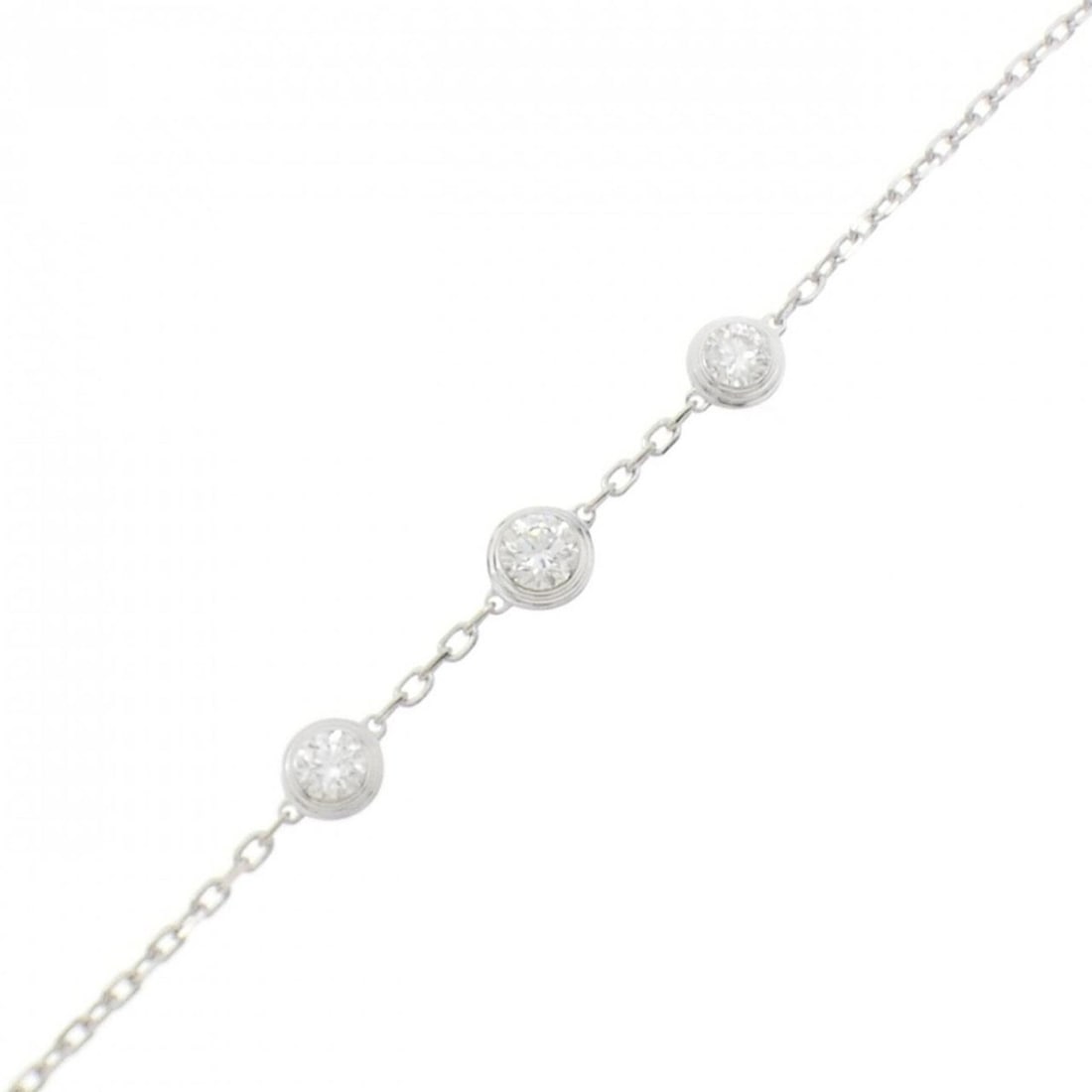 Cartier Diamant Legends 3P Bracelet: --- Catalog ---Category: SizeLength: 17cm - 18.5cm / 6.69'' - 7.28''Category: DesignType: Charm braceletStone: DiamondGender: WomenMaterial: White gold (18K)Category: GeneralMPN: B6033100Brand: Cartie