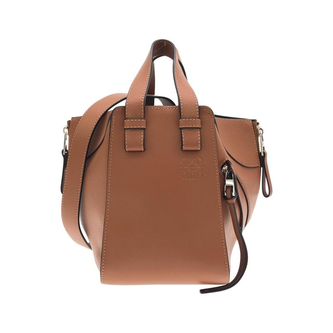 Loewe Hammock Compact A538H13X10 Shoulder Bag: --- Catalog ---Category: SizeSize (HxWxD): 19cm x 30cm x 22cm / 7.48'' x 11.81'' x 8.66''Category: DesignType: Shoulder bagColor: BrownGender: Men,WomenMaterial: Leather Hardware Color: