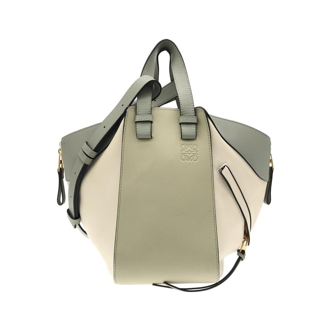 Loewe Hammock Small 326 30KS35 Shoulder Bag: --- Catalog ---Category: SizeSize (HxWxD): 24cm x 38cm x 27cm / 9.44'' x 14.96'' x 10.62''Category: DesignType: Shoulder bagColor: GreenGender: Women,MenMaterial: Leather Hardware Color: GoldLeather/F