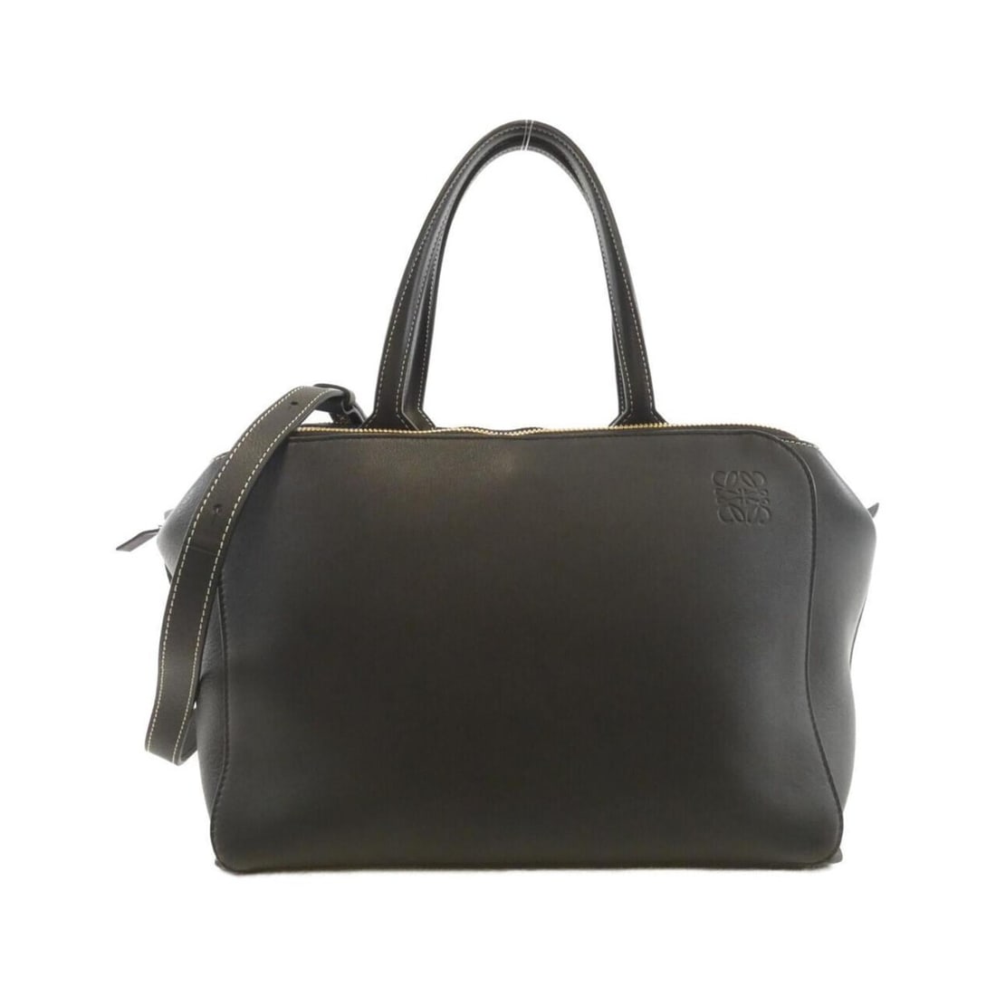 Loewe Bolsos Zipper 326 30 P10 Handbag: --- Catalog ---Category: SizeSize (HxWxD): 22cm x 40cm x 19cm / 8.66'' x 15.74'' x 7.48''Category: DesignType: HandbagColor: BlackGender: WomenMaterial: Leather Category: GeneralMPN: 326 30 P10Brand: