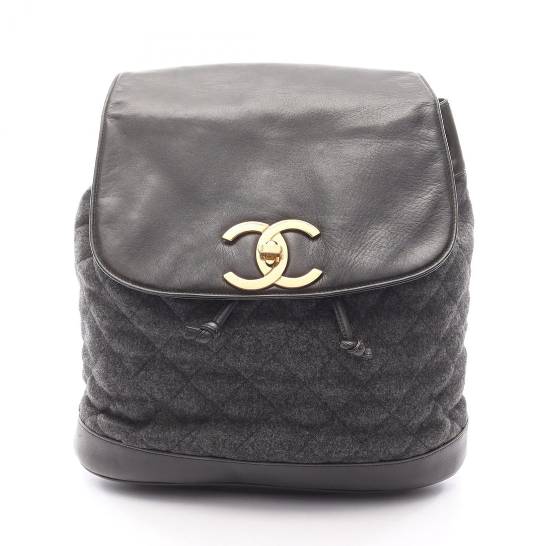 CHANEL Matelasse Backpack Bag, Lambskin Fabric, Women's, Gray and Black: --- Catalog ---Category: SizeSize (HxWxD): 30cm x 30cm x 7.5cm / 11.81'' x 11.81'' x 2.95''Category: DesignType: BackpackColor: Black, GrayGender: WomenMaterial: Fabric , Leather Leather/Fur Type: Lam