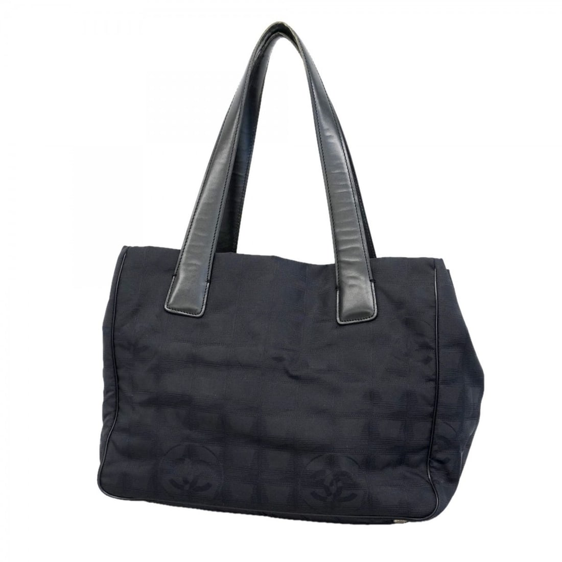 Chanel New Travel Nylon Tote Bag in Black Champagne for Women: --- Catalog ---Category: SizeSize (HxWxD): 21.5cm x 28cm x 11cm / 8.46'' x 11.02'' x 4.33''Category: DesignType: Tote bagColor: BlackGender: WomenMaterial: Nylon Hardware Color: Champagne goldCategory