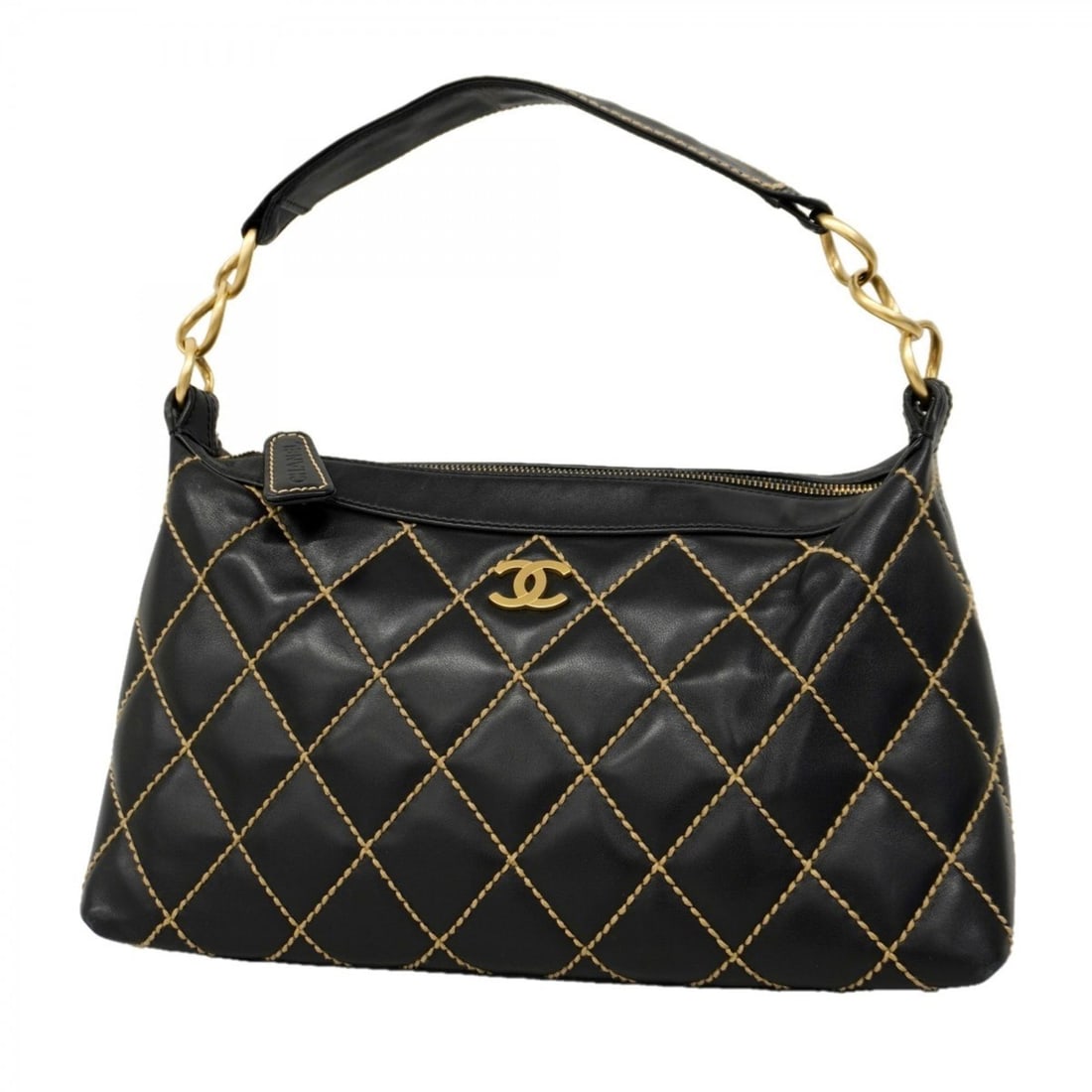 Chanel Shoulder Bag Wild Stitch Lambskin Black Women's: --- Catalog ---Category: SizeSize (HxWxD): 18cm x 32cm x 12.5cm / 7.08'' x 12.59'' x 4.92''Category: DesignType: Shoulder bagColor: BlackGender: WomenMaterial: Leather Hardware Color: GoldLeather/Fur