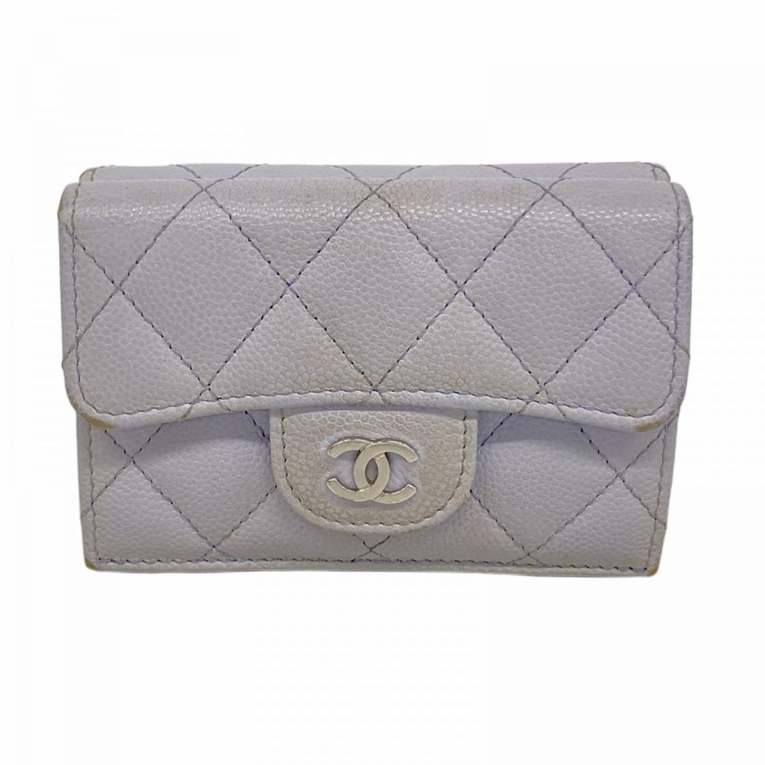 Chanel Matelasse Tri-fold Wallet in Caviar Leather, Purple, Women's: --- Catalog ---Category: SizeSize (HxWxD): 8cm x 10.5cm x 4cm / 3.14'' x 4.13'' x 1.57''Category: DesignType: Wallet (tri-fold)Color: PurpleGender: WomenMaterial: Grained Calfskin Category: GeneralBra