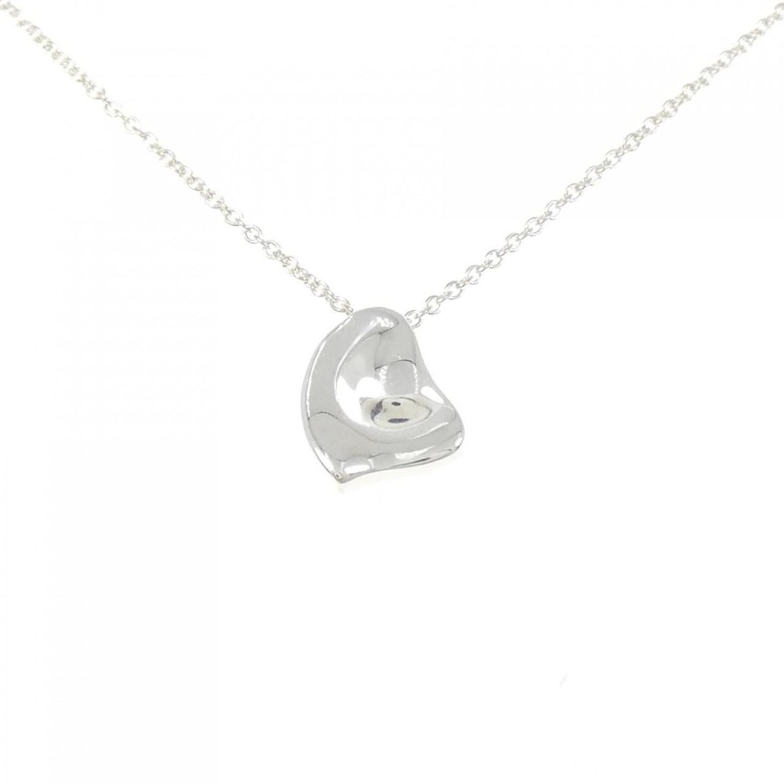 Tiffany 925 necklace: --- Catalog ---Category: SizePendant Size: 10.6mm x 9.3mm / 0.41'' x 0.36''Neck Circumference: 41 cm / 16.14''Category: DesignGender: WomenMaterial: Silver 925Pendant Type: PendantNecklace Type: Neckl