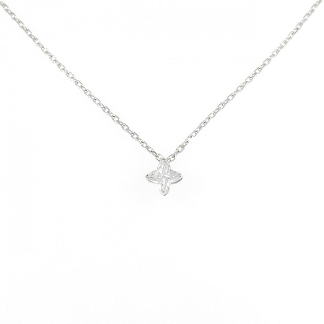 Louis Vuitton Monogram Starcut Necklace: --- Catalog ---Category: SizeNeck Circumference: 5.9 cm - 5.9 cm / 2.32'' - 2.32''Category: DesignStone: DiamondGender: WomenMaterial: White gold (18K)Pendant Type: PendantNecklace Type:
