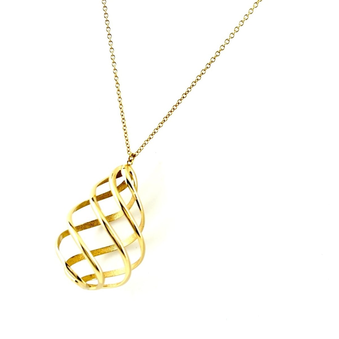 Tiffany & Co. Luce Necklace in Yellow Gold with a Paloma Picasso Pendant, 750mm, for Women: --- Catalog ---Category: SizeWidth: 0.9mm / 0.04''Weight: 12.3g / 0.43oz.Neck Circumference: 61 cm / 24.01''Category: DesignGender: WomenMaterial: Yellow gold (18K)Pendant Type: PendantNecklace Type: