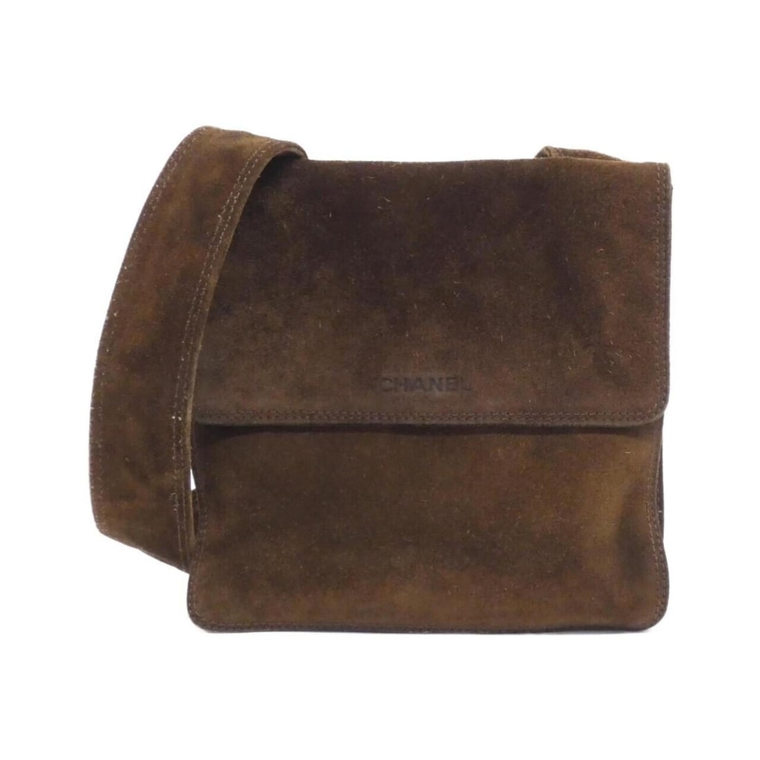 Chanel 13144 Shoulder Bag: --- Catalog ---Category: SizeWeight: 370g / 13.05oz.Size (HxWxD): 20cm x 20cm x 5cm / 7.87'' x 7.87'' x 1.96''Strap Length: 115cm / 45.27''Category: DesignType: Shoulder bagColor: BrownGender: Women,M