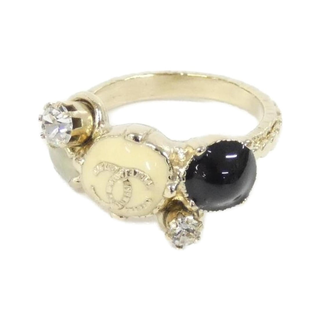 Chanel Ring: --- Catalog ---Category: SizeJP Size: 12US Size: 6.5Category: DesignType: Band ringColor: Black, WhiteStone: CrystalGender: WomenCategory: GeneralBrand: Chanel--- Item List ---Section: