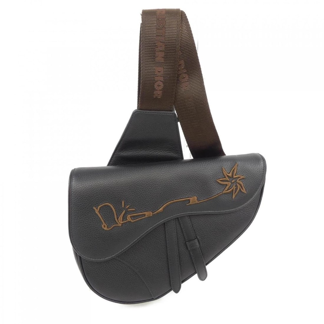 Christian Dior Dior Cactus Jack Saddle Handbag 1ADPO093SOT: --- Catalog ---Category: SizeSize (HxWxD): 19cm x 27cm x 5cm / 7.48'' x 10.62'' x 1.96''Category: DesignType: HandbagColor: BlackGender: MenCategory: GeneralBrand: Christian Dior--- Item List