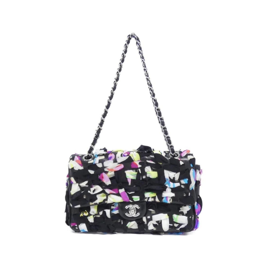 Chanel 49418 Shoulder Bag: --- Catalog ---Category: SizeSize (HxWxD): 16cm x 25cm x 5cm / 6.29'' x 9.84'' x 1.96''Category: DesignType: Shoulder bagColor: BlackGender: Women,MenMaterial: Silk , Leather Leather/Fur Type: Lambski