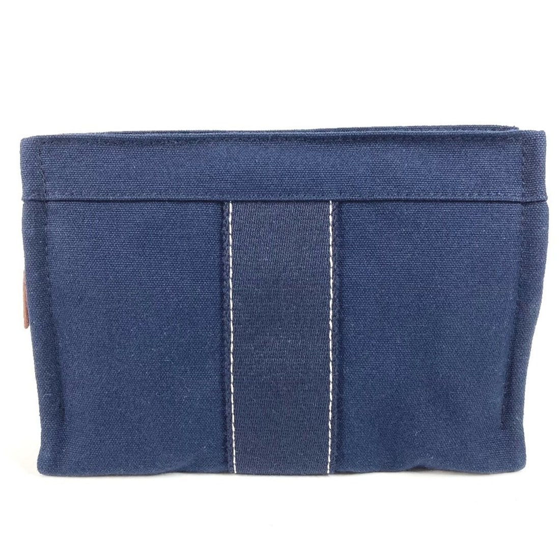 HERMES Deauville PM Makeup Pouch, Multi-Pouch, Canvas Cosmetic Pouch for Men and Women, Navy: --- Catalog ---Category: SizeSize (HxWxD): 13cm x 18.5cm / 5.11'' x 7.28''Category: DesignType: PouchColor: NavyGender: Men,Women,UnisexMaterial: Canvas Category: GeneralLine: DeauvilleBrand: HermesCo