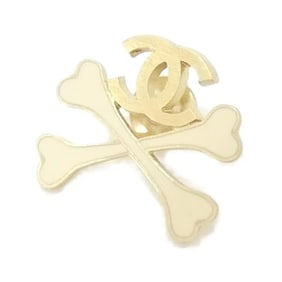 Chanel pin brooch