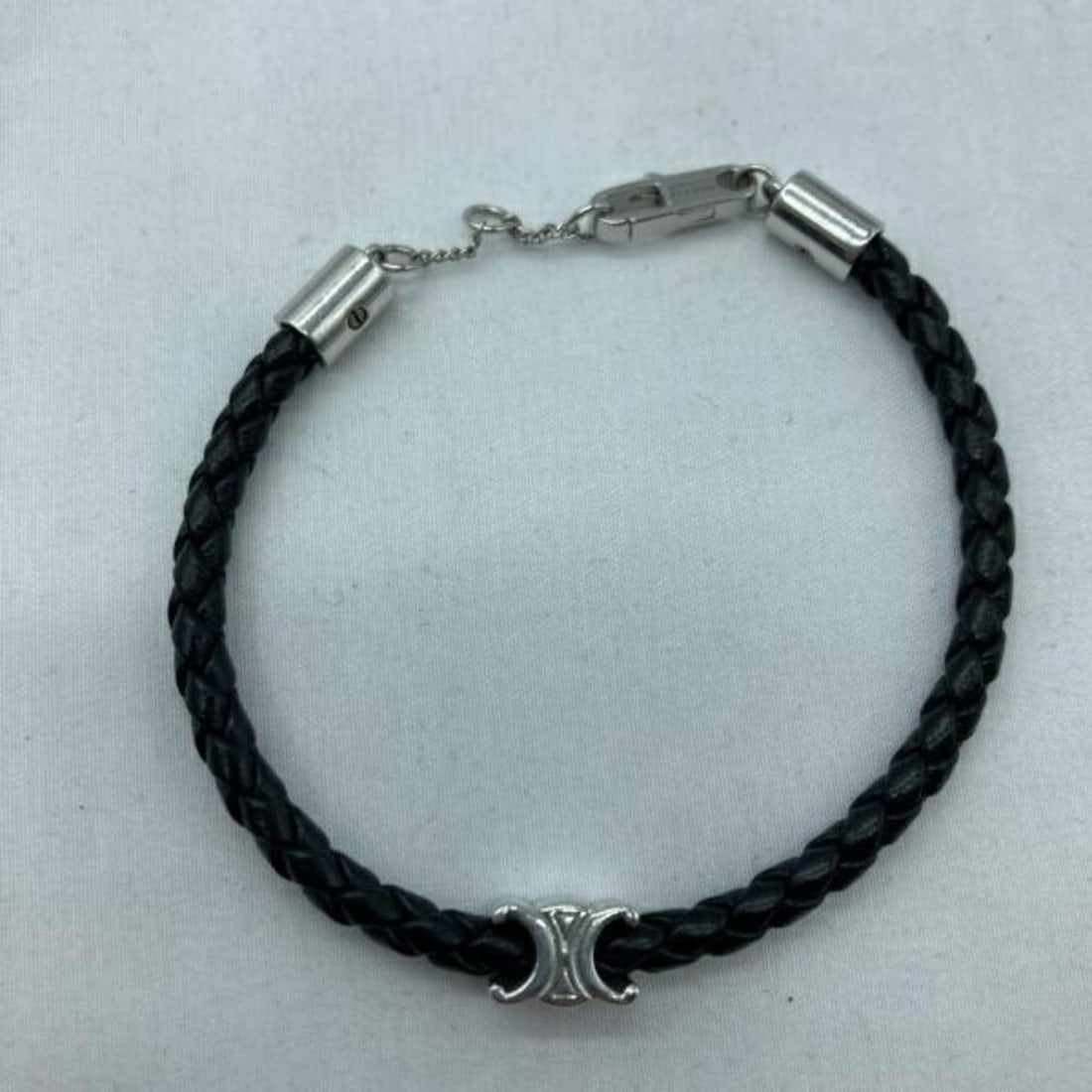 CELINE Triomphe Beach Bracelet Leather Celine Black Silver: --- Catalog ---Category: SizeLength: 16cm / 6.29''Category: DesignType: Charm braceletColor: BlackMetal: SilverGender: Men,WomenMaterial: Leather, SilverLeather/Fur Type: VachettaCategory: GeneralBran