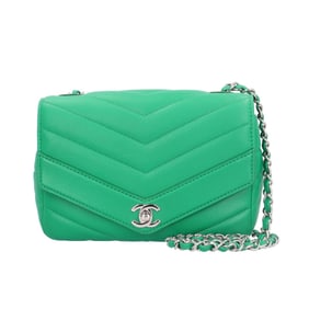 Chanel V-stitch shoulder bag, leather, green, women's, pre-owned CHANEL chain