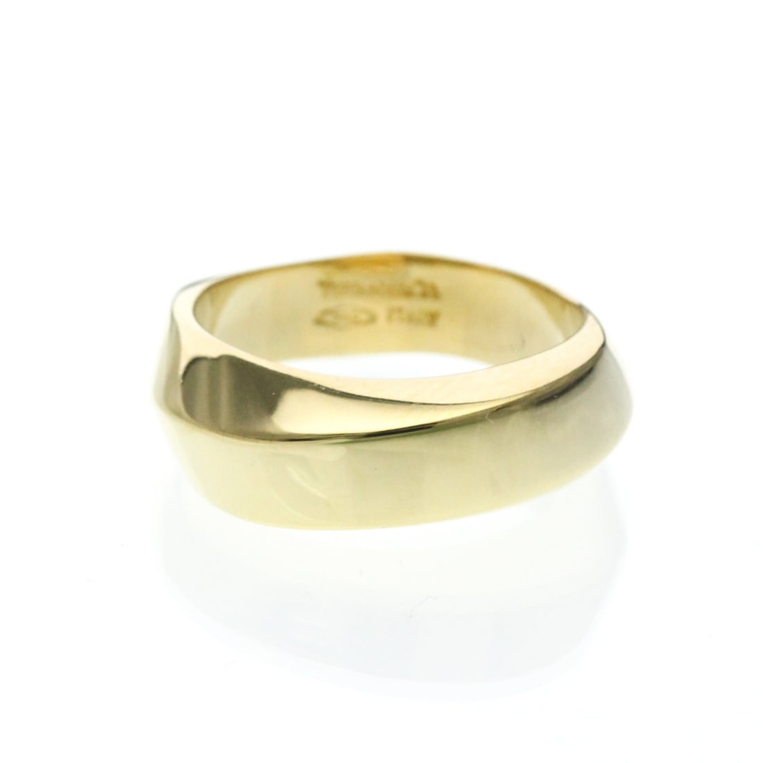 Tiffany Knife Edge Ring Yellow Gold (18K) Fashion No Stone Band Ring Gold: --- Catalog ---Category: SizeWidth: 6mm / 0.24''Weight: 6g / 0.21oz.JP Size: 7US Size: 4Category: DesignType: Band ringColor: GoldMetal: GoldStone: No StoneStyle: FashionGender: Men,WomenMaterial: Yel