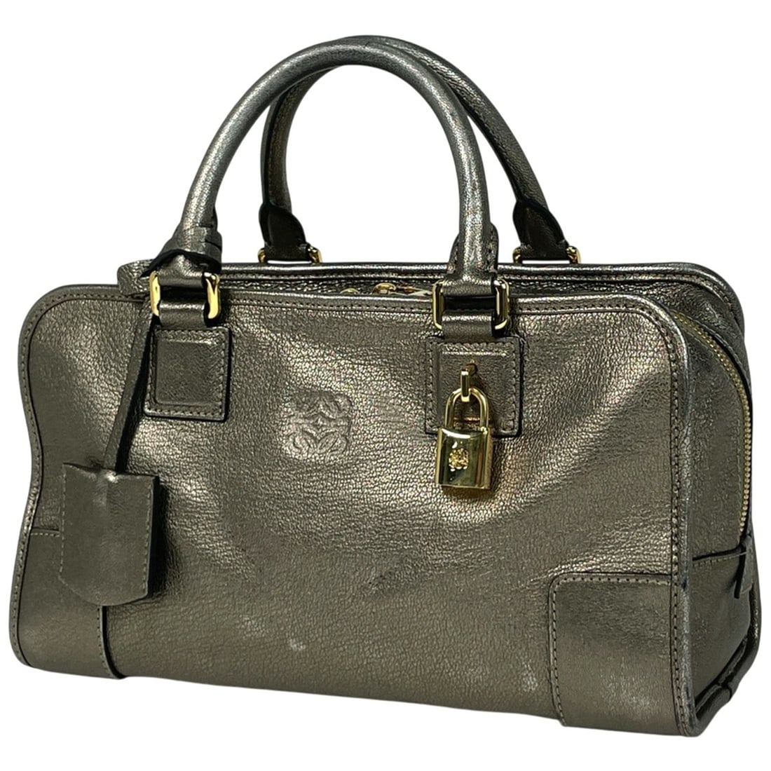 LOEWE Amazona 28 Anagram Metallic Handbag in Gold Leather for Women: --- Catalog ---Category: SizeSize (HxWxD): 16cm x 29cm x 12.5cm / 6.29'' x 11.41'' x 4.92''Category: DesignType: HandbagColor: Gold, MetallicGender: WomenMaterial: Leather Category: GeneralLine: Amazo