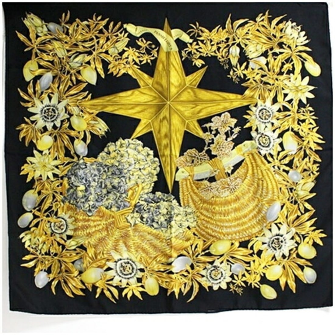 Hermes Scarf Muffler Carré 90 PASSIFLORES Passion Flower HERMES Women's: --- Catalog ---Category: SizeSize (LxW): 90cm x 88cm / 35.43'' x 34.64''Category: DesignType: ScarfColor: Black, YellowGender: WomenCategory: GeneralBrand: Hermes--- Item List ---Section: ConditionRan