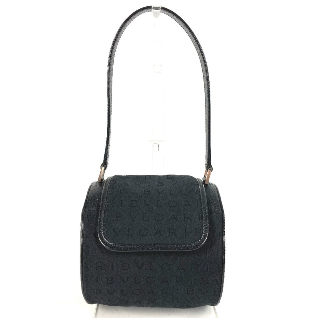 BVLGARI logo bag, flap, drum-shaped shoulder handbag, leather and canvas, women's, black: --- Catalog ---Category: SizeSize (HxWxD): 15cm x 14.5cm x 7.5cm / 5.9'' x 5.7'' x 2.95''Category: DesignType: Handbag, Shoulder bagColor: BlackGender: WomenMaterial: Leather , Canvas Category: Genera