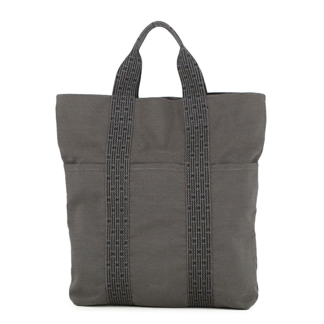Hermes Hermès Airline Cabas Tote Bag in Gris/Black/Canvas.: --- Catalog ---Category: SizeWeight: 430g / 15.16oz.Size (HxWxD): 36.5cm x 30cm x 8.5cm / 14.37'' x 11.81'' x 3.34''Category: DesignType: Tote bagColor: BlackGender: Men,Women,UnisexClosure: ZipperMat