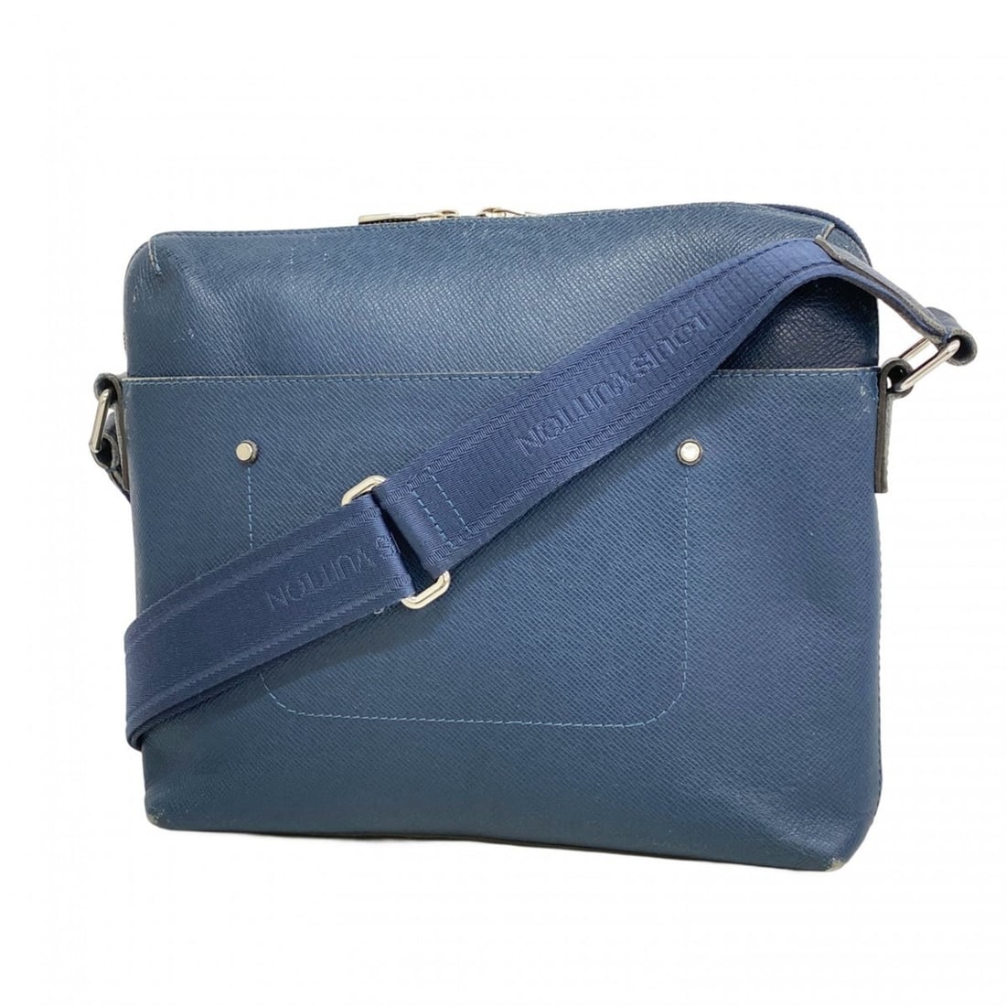 Louis Vuitton Taiga Grigori PM Shoulder Bag M30236 Ocean Men's: --- Catalog ---Category: SizeSize (HxWxD): 26cm x 27cm x 6cm / 10.23'' x 10.62'' x 2.36''Category: DesignType: Shoulder bagColor: OceanGender: MenCategory: GeneralMPN: M30236Brand: Louis Vuitton--- It