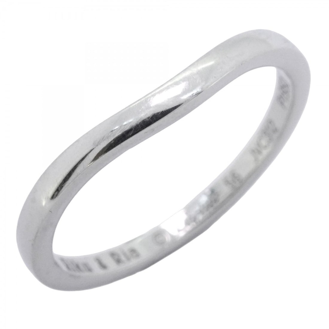 Cartier Ballerina Ring Pt950 Platinum #56 Men's: --- Catalog ---Category: SizeUS Size: 8Brand Size: 56Category: DesignType: Band ringGender: MenMaterial: Platinum 950Category: GeneralBrand: Cartier--- Item List ---Section: ConditionRanking: Rank AB