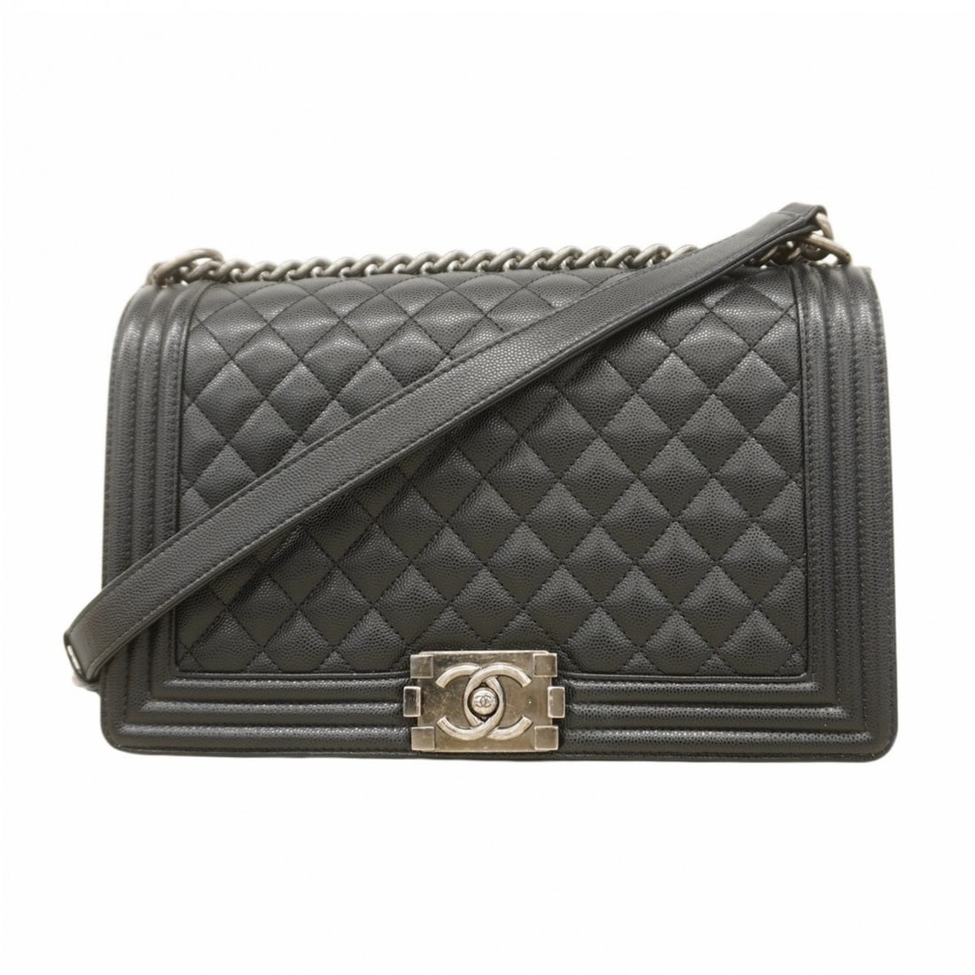 Chanel Shoulder Bag Boy Chain Caviar Skin Black Women's: --- Catalog ---Category: SizeSize (HxWxD): 18cm x 28cm x 8cm / 7.08'' x 11.02'' x 3.14''Category: DesignType: Shoulder bagColor: BlackGender: WomenMaterial: Grained Calfskin Hardware Color: SilverCate