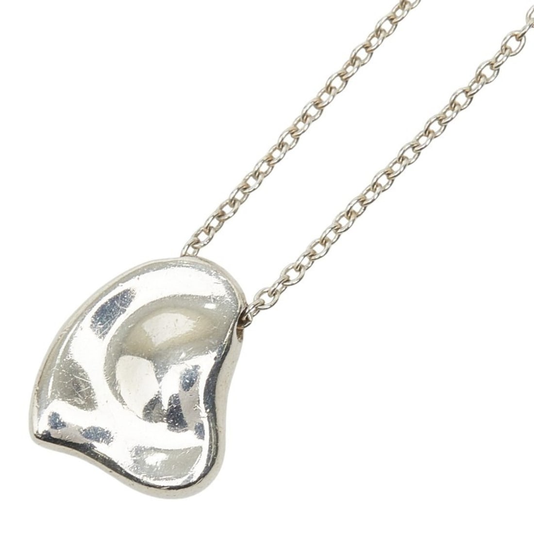 Tiffany & Co. Elsa Peretti Full Heart Pendant Necklace in 925 Sterling Silver for Women.: --- Catalog ---Category: SizePendant Size: 11.9mm x 9.4mm / 0.46'' x 0.37''Neck Circumference: 43.5 cm / 17.12''Category: DesignGender: WomenMaterial: Silver 925Necklace Type: NecklaceCategory: Genera