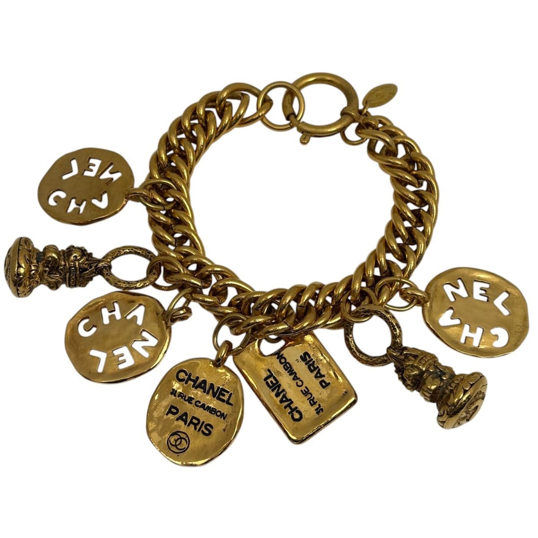 CHANEL logo charm bracelet, chain bracelet with Coco mark, GP gold, for women: --- Catalog ---Category: SizeLength: 20.5cm / 8.07''Category: DesignType: Charm braceletColor: GoldGender: WomenMaterial: Gold platingCategory: GeneralBrand: Chanel--- Item List ---Section: ConditionR