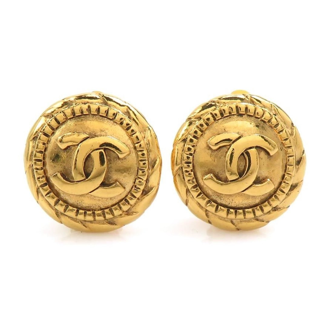CHANEL Coco Mark Metal Gold Earrings for Women e61340i: --- Catalog ---Category: DesignType: Clip earringsColor: GoldGender: WomenMaterial: MetalCategory: GeneralBrand: ChanelCountry of Origin: France--- Item List ---Section: ConditionRanking: Rank AB Used