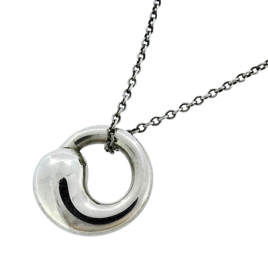 Tiffany Eternal Circle Necklace, Silver 925, Women's: --- Catalog ---Category: SizePendant Size: 13.4mm x 12.4mm / 0.52'' x 0.48''Neck Circumference: 42 cm / 16.53''Category: DesignGender: WomenMaterial: Silver 925Necklace Type: NecklaceCategory: General