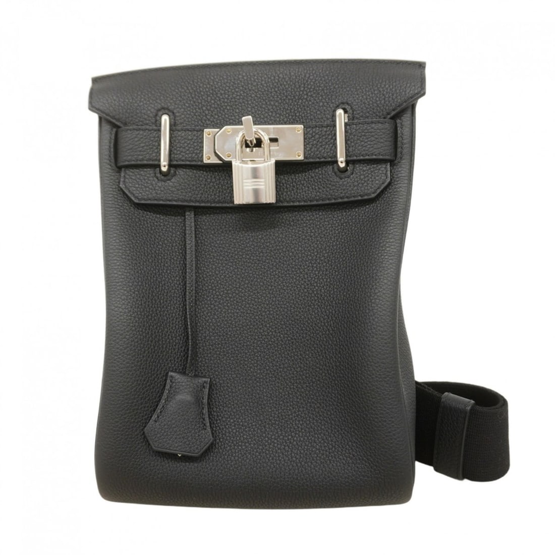 Hermes Hermès Kelly Akkad PM Togo Black Men's Bag with Double Stamp: --- Catalog ---Category: SizeSize (HxWxD): 26.5cm x 17.5cm x 9cm / 10.43'' x 6.88'' x 3.54''Category: DesignType: Sling bagColor: BlackGender: MenMaterial: Togo leather Hardware Color: SilverCategory: