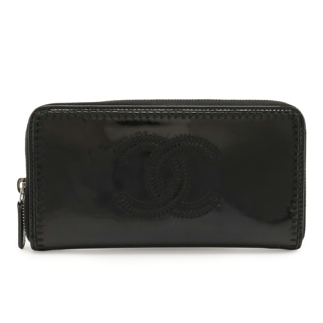 CHANEL Coco Mark Round Long Wallet in Enamel Patent Leather and Black: --- Catalog ---Category: SizeSize (HxWxD): 10.5cm x 19.5cm / 4.13'' x 7.67''Category: DesignType: Long wallet (bi-fold)Color: BlackGender: WomenMaterial: Leather Leather/Fur Type: Enamel LeatherCatego