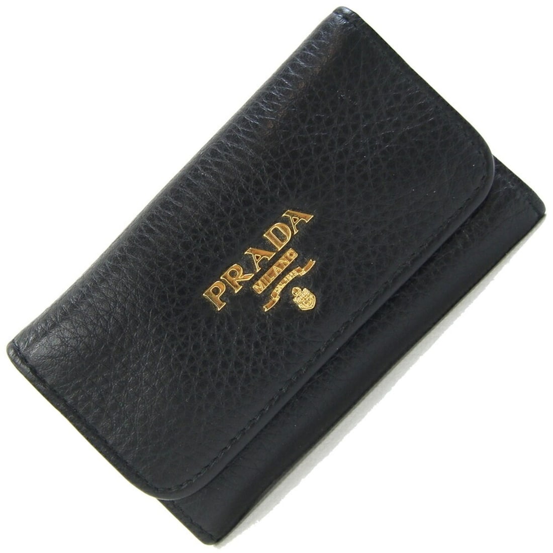 Prada 6-Key Case 1PG222 Black Leather Key Holder for Women: --- Catalog ---Category: DesignType: KeycaseColor: BlackGender: WomenMaterial: Leather Category: GeneralMPN: 1PG222Brand: PradaCategory: Physical PropertiesSize (HxWxD): 6.3cm x 10.5cm x 1cm / 2.48''